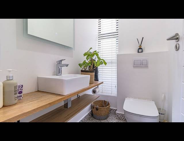 5 BEDROOM FREEHOLD FOR SALE IN MIDSTREAM HEIGHTS
